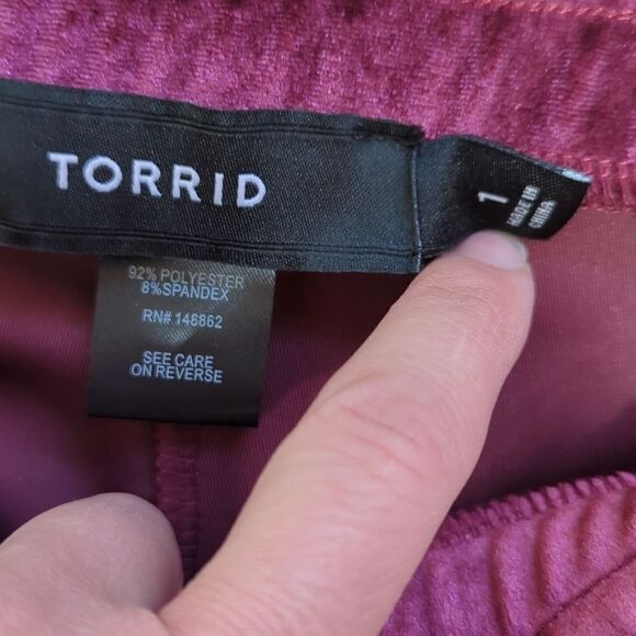 Torrid Pull-On Relaxed Taper Velvet High-Rise Pant sz 1 - Picture 5 of 10